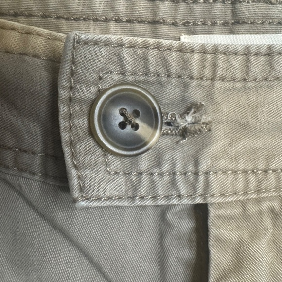 Size 12 Women's Khaki Capri - Picture 3 of 8